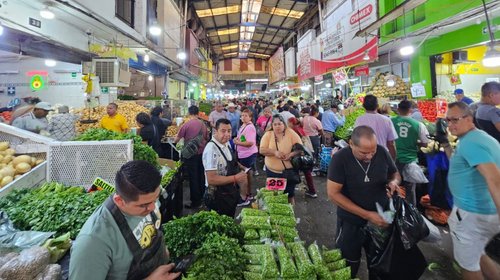regios_abarrotan_mercados_para_surtirse_cuaresma_b5e86d3396