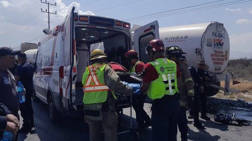 rescatan_conductor_choque_camion1_60484db439