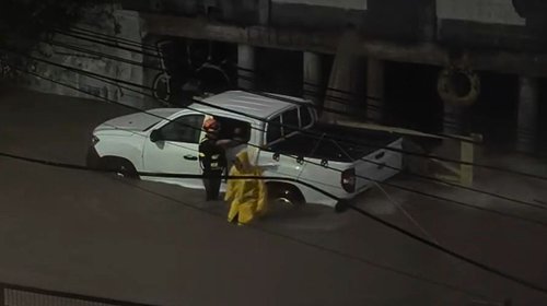 Rescatan a pareja de adultos mayores en La Estanzuela, Monterrey