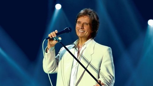 Hospitalizan a Roberto Carlos por cirugía de vesícula