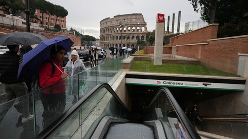 roma_metro_coliseo_4af9575924