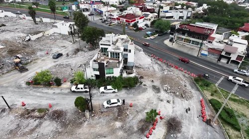 Se resiste a caer última vivienda en la Rotonda de las Casas