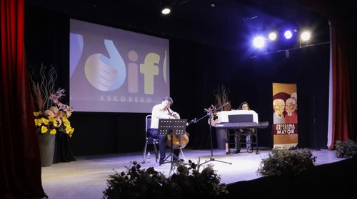 Engalanan con música festejos para adultos mayores en Escobedo