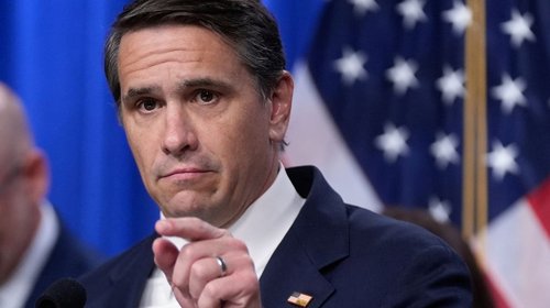 Senado aprueba candidatura de Todd Blanche para Fiscalía de EUA
