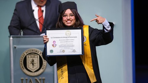 Reconoce UANL a 188 egresados por mérito académico