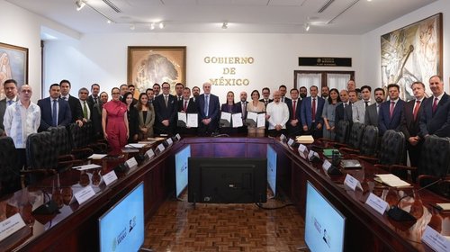 Sheinbaum renueva acuerdo voluntario con gremio gasolinero