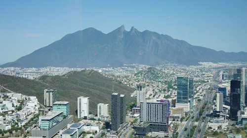 Aumenta población de Nuevo León en casi 500,000 en cinco años