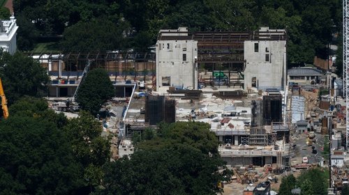 Corte de EUA permite a Trump seguir con obras de salón de baile