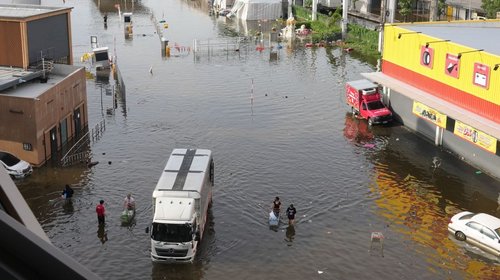 Tailandia destina US$122 millones a víctimas de inundaciones