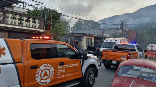 tejaban_incendio_en_monterrey_545a756fe1