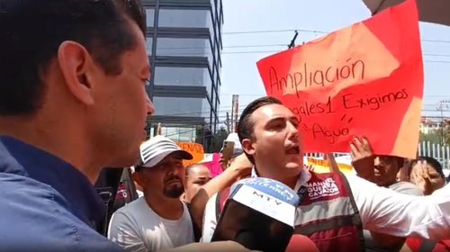 Vecinos de García protestan en AyD para exigir servicio agua