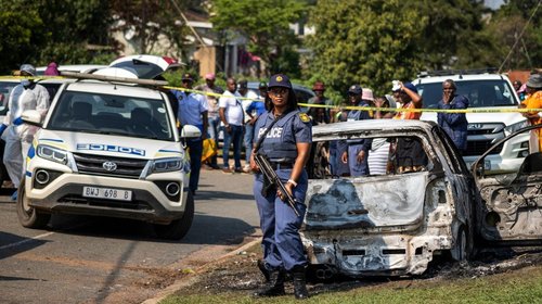 Tiroteo deja 11 muertos, incluida mujer embarazada en Sudáfrica