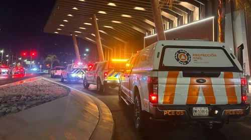 Cae trabajador desde 30 metros en plaza comercial de San Pedro