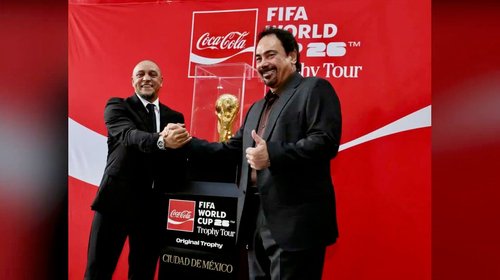 Exhiben en Ciudad de México el trofeo original del Mundial