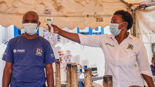 Uganda impone aislamiento ante riesgo de propagación del ébola