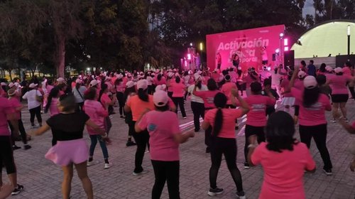 Victoria impulsa prevención del cáncer de mama con megazumbatón