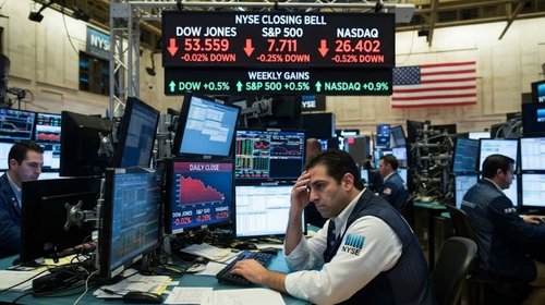 Wall Street cierra en rojo, pero gana en la semana