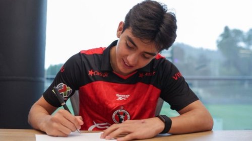 Club Tijuana extiende contrato de Gilberto Mora hasta 2029