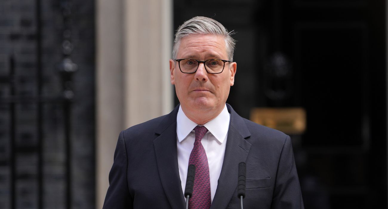 Starmer abandona el Parlamento y obliga al laborismo a defender su bastión