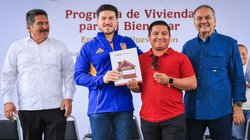 01_Encabeza_Gobernador_Samuel_Garc_a_Entrega_de_Viviendas_a_Familias_Vulnerables_de_Pesquer_a_eacf85f890