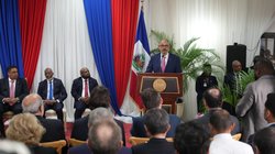 AP_26039047810782_ae6790a23d