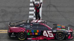 AP_26046833597840_5c261977b3