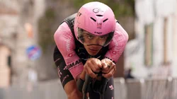 Isaac_Del_Toro_sigue_lider_del_Giro_tras_ganar_etapa_12_16dd8283b3