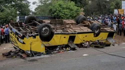 Mueren_21_personas_tras_volcadura_regresaban_de_funeral_en_Kenia_7b3cadc87c