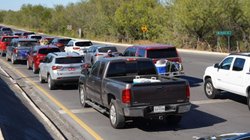 Paisanos_generan_kilometricas_filas_en_su_retorno_a_EUA_3f4dfaaa42