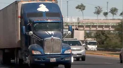 Transportistas_de_Nuevo_Leon_se_amparan_contra_restriccion_de_horarios_al_transporte_pesado_eb68d21b28