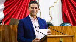 Victor_Gutierrez_5b638eb800