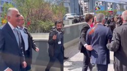 tiran_liquido_rojo_principe_heredero_iran_7a3d84d641