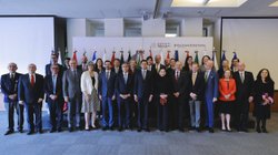 velasco_recibe_miembros_ue_para_estrechar_lazos_ante_cumbre_0135b0a63d